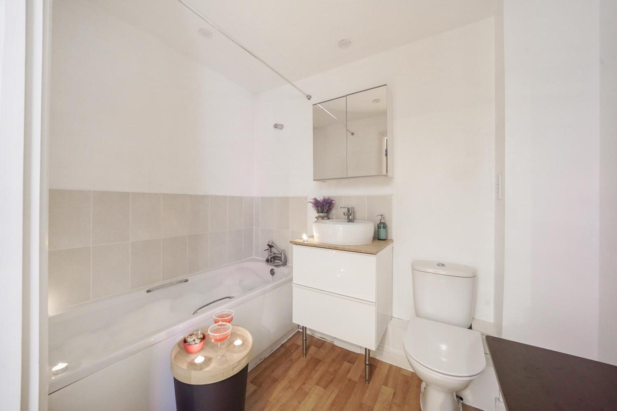 City Riverside - 2 Bedroom & Free Parking Barking  Exterior photo