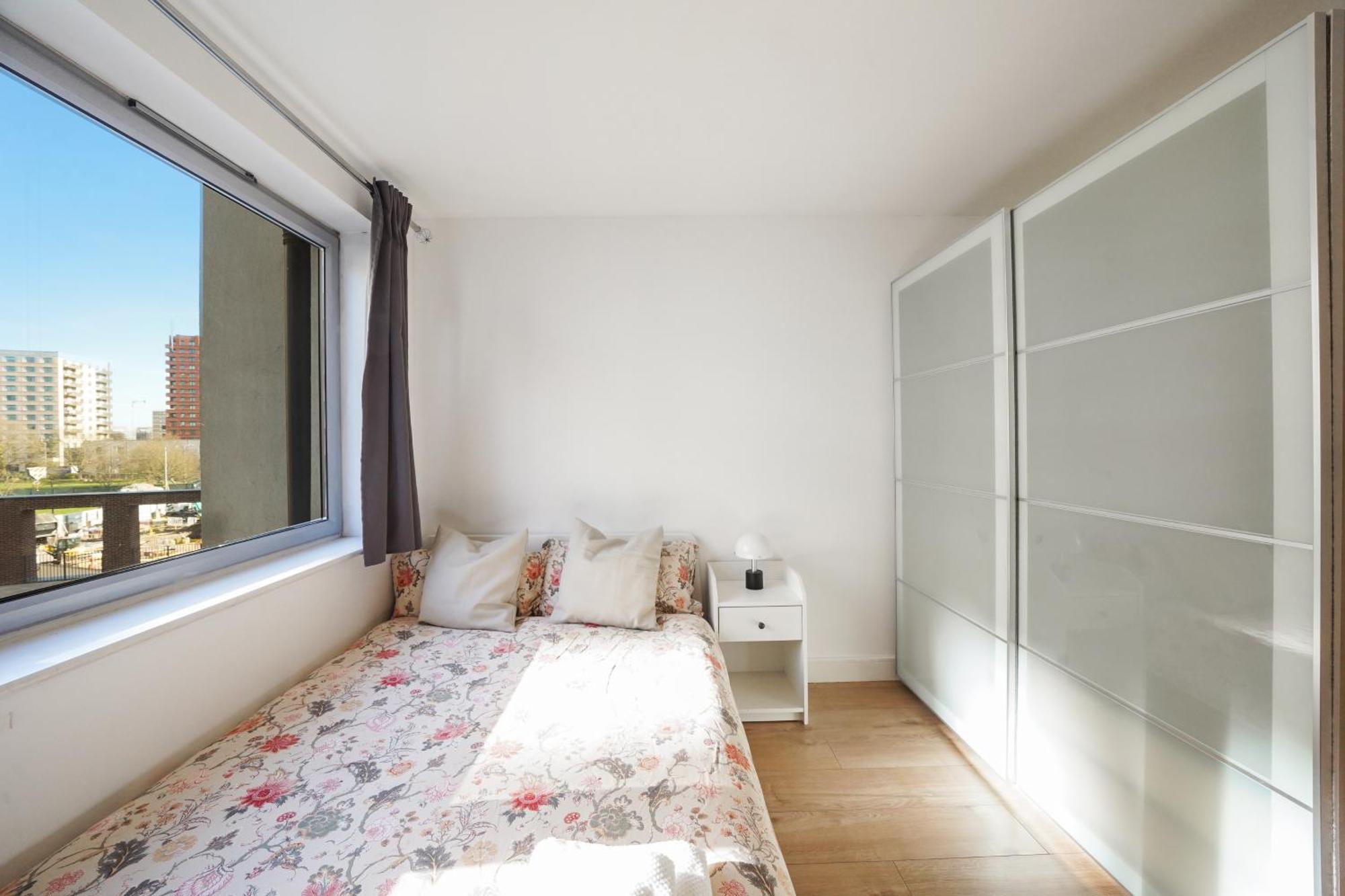 City Riverside - 2 Bedroom & Free Parking Barking  Exterior photo